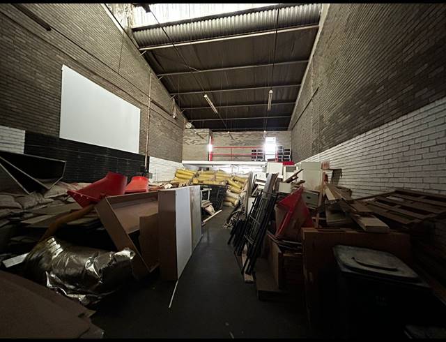 291M² WAREHOUSE TO LET IN KEW